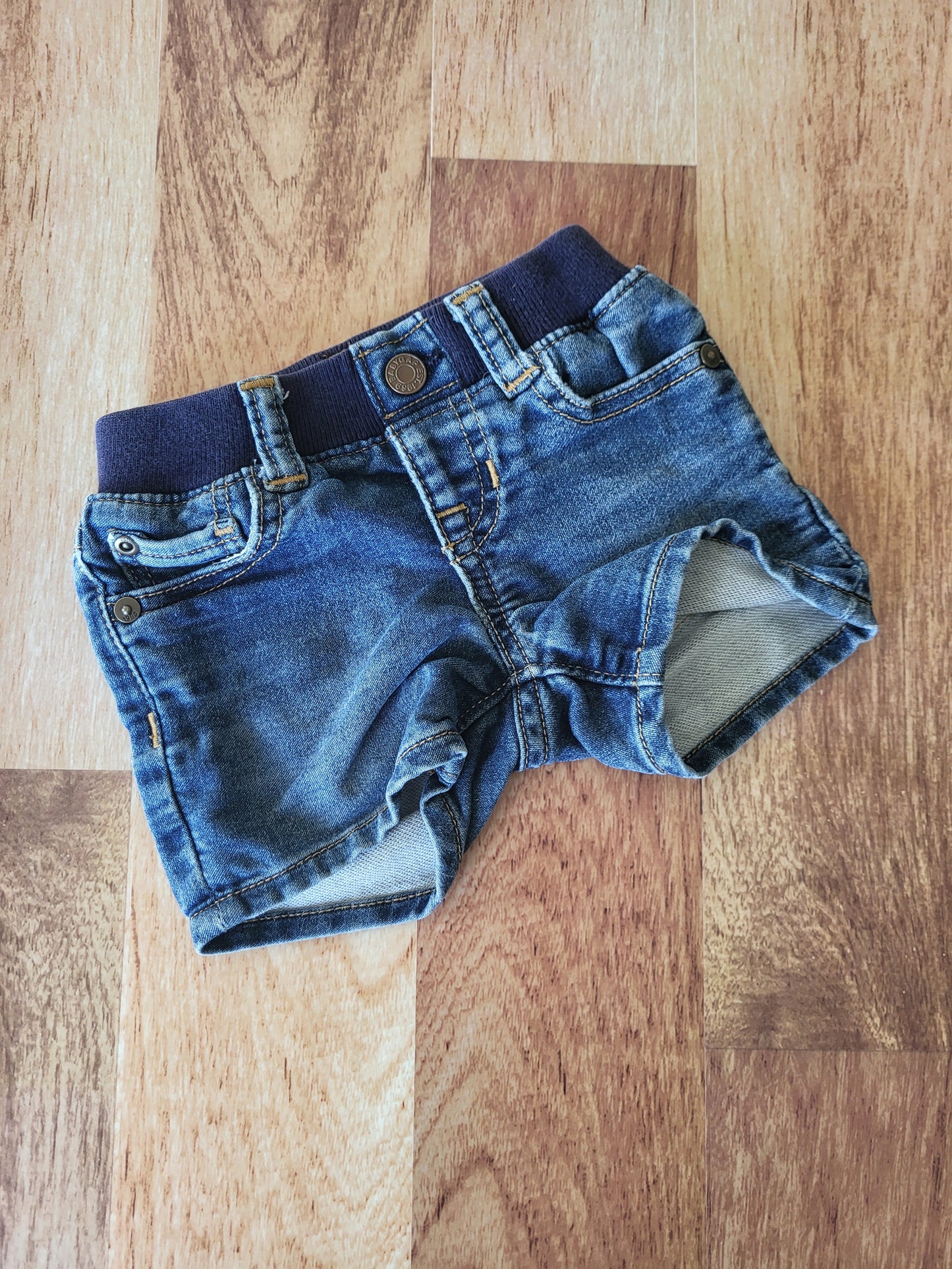 Short baby gap - 3-6 mois