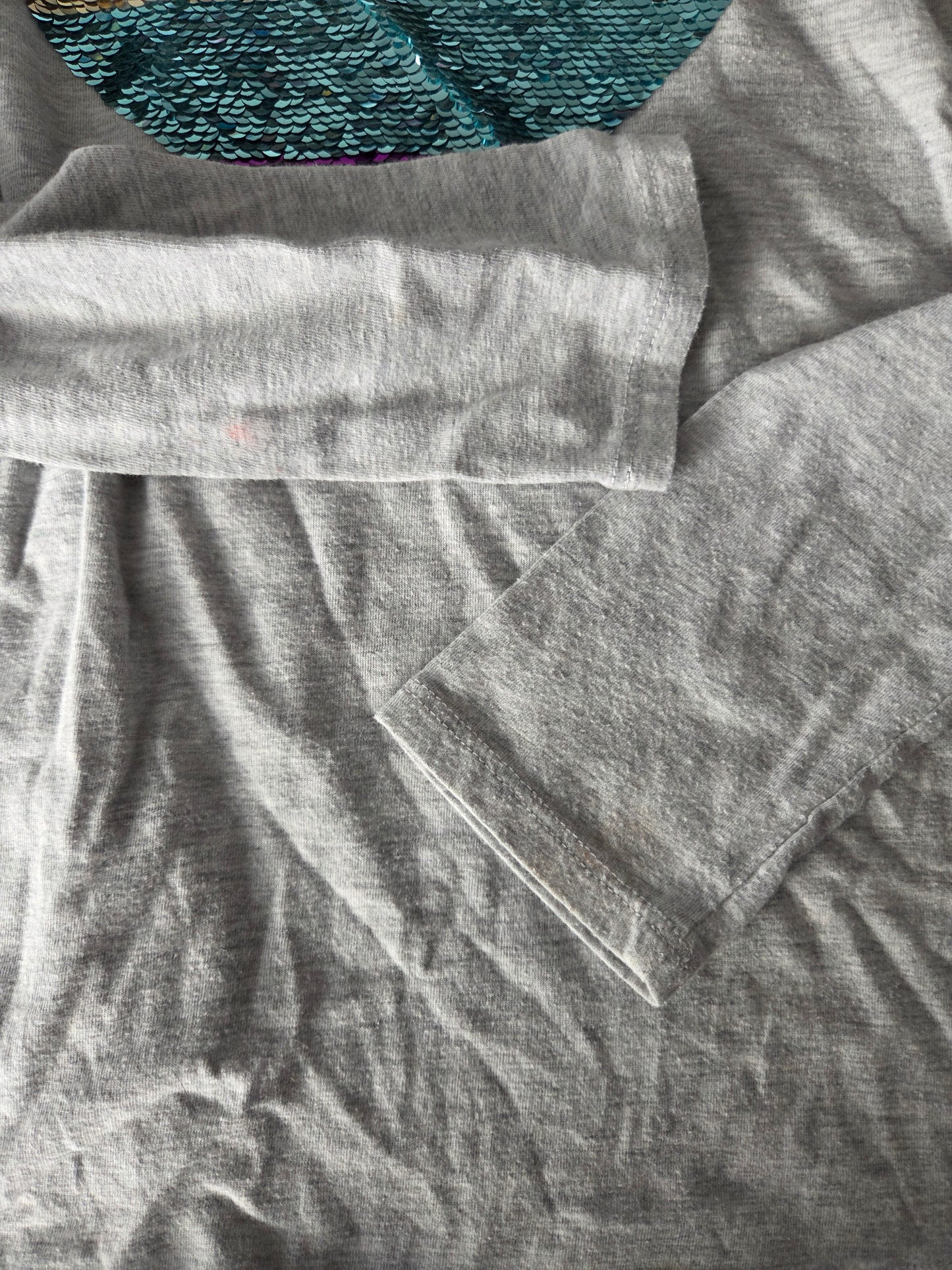 Chandail george - 7-8 ans taché sur les manches