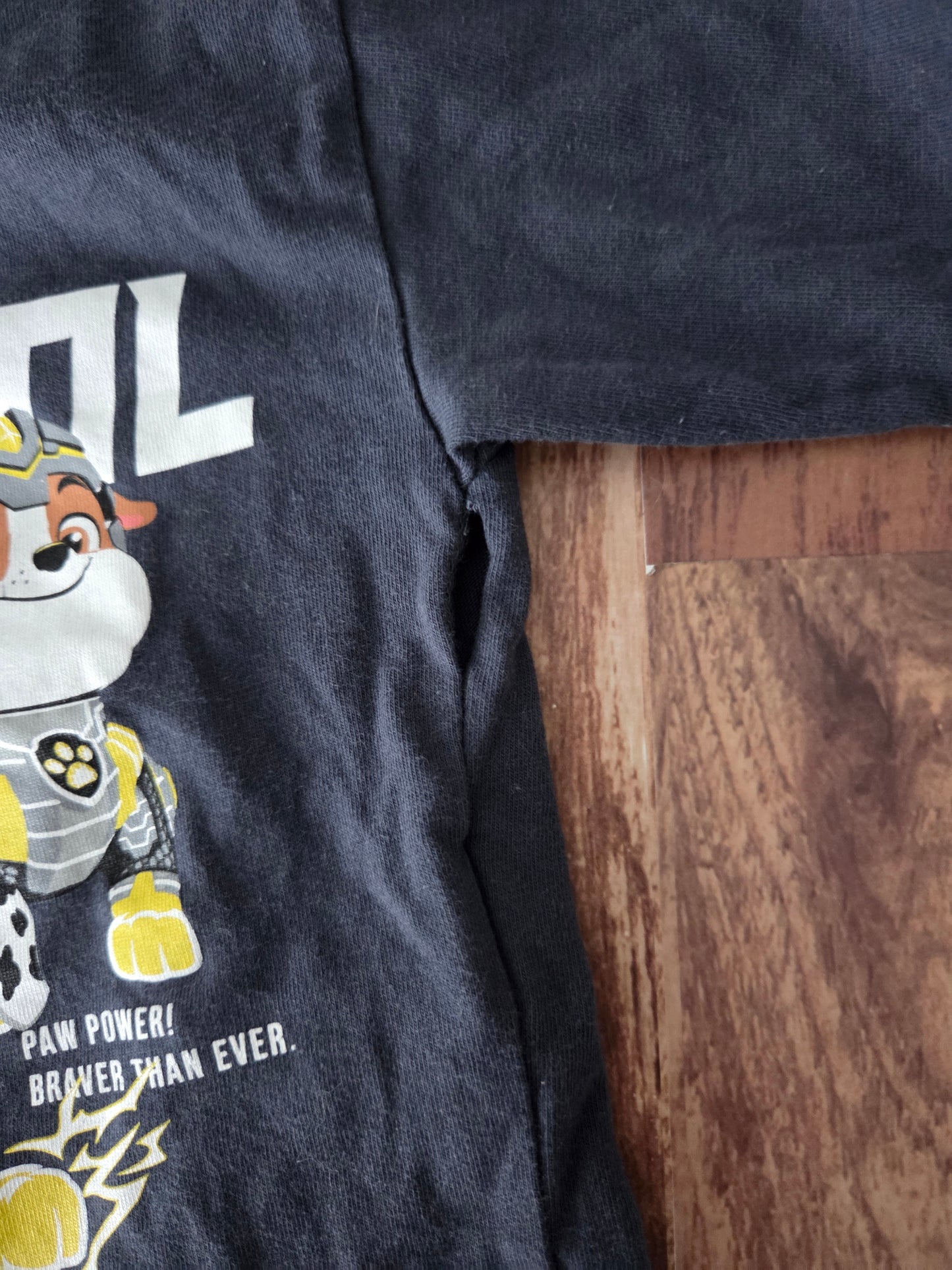 Chandail zara - 9-12 mois couture défaite