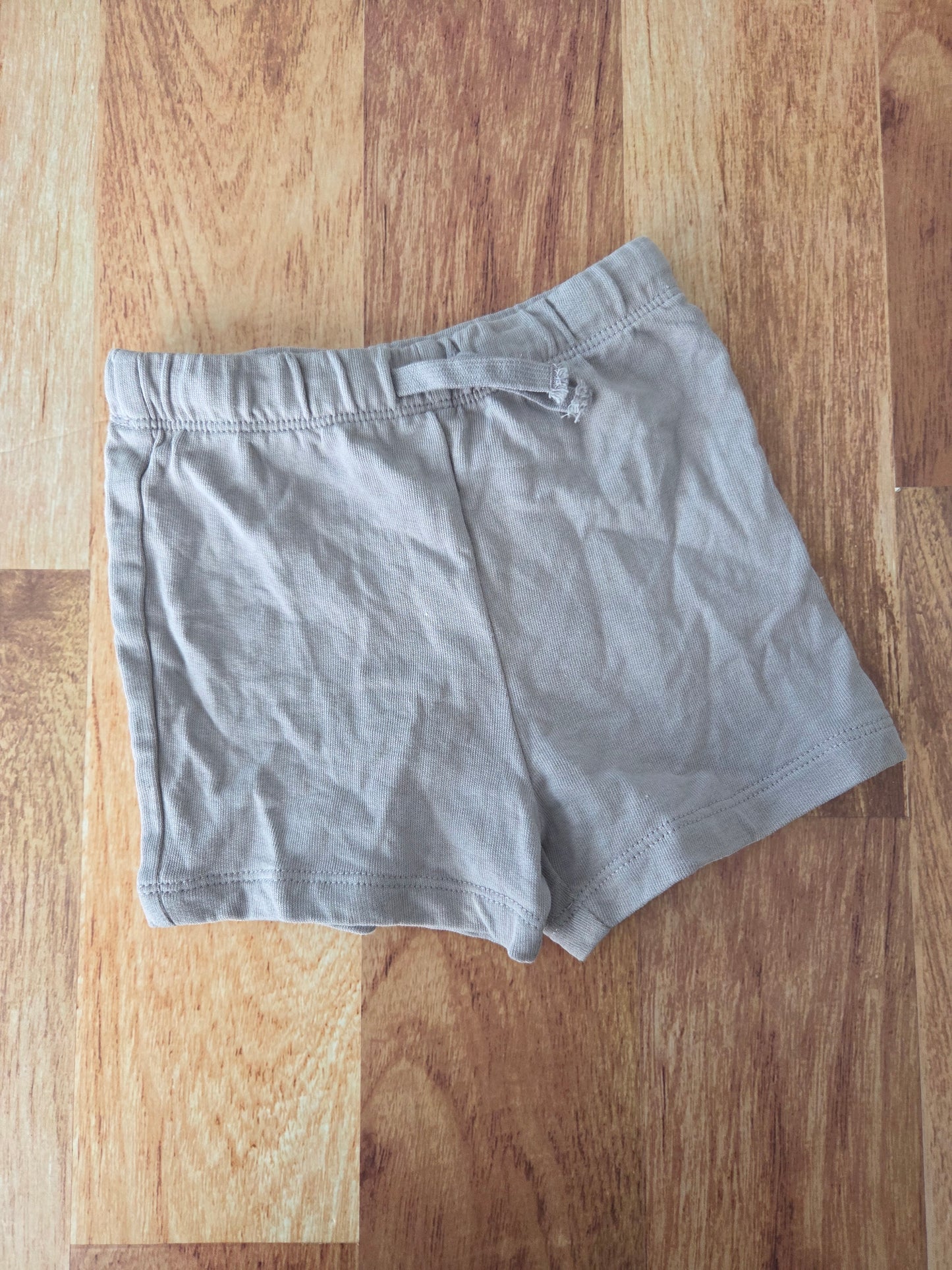 Short h&m - 6-9 mois