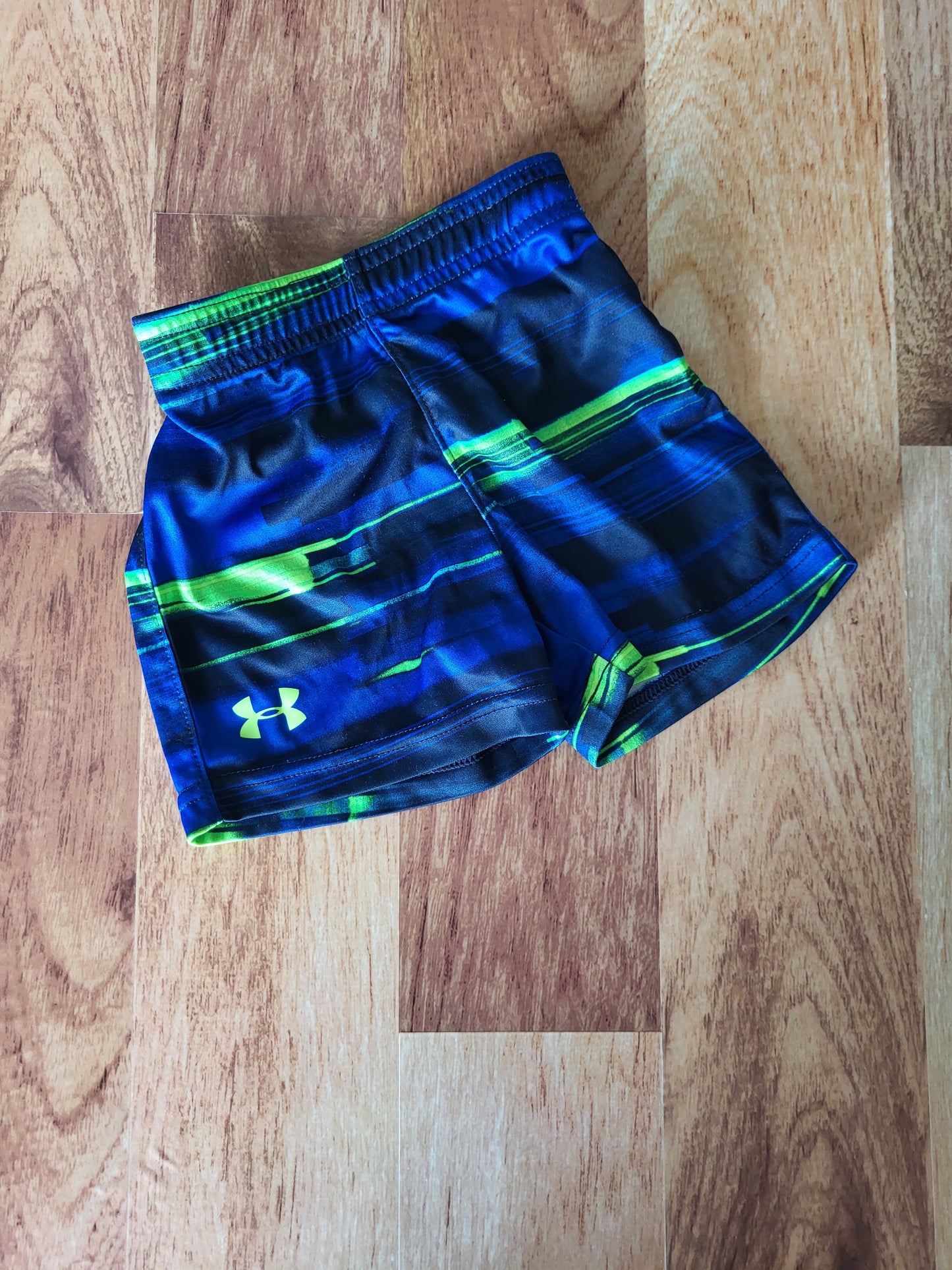 Short under armor - 9-12 mois