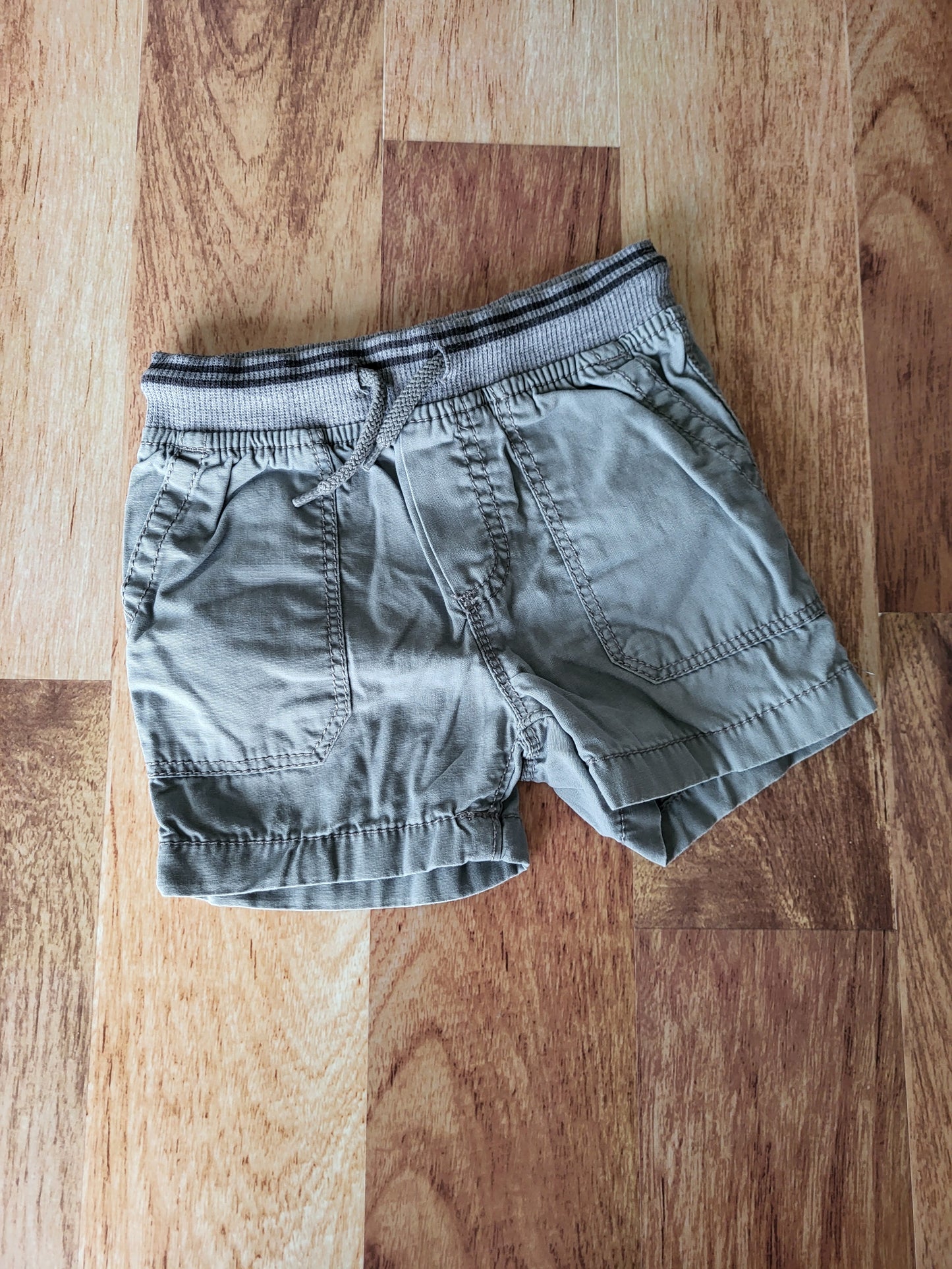Short oshkosh - 12 mois