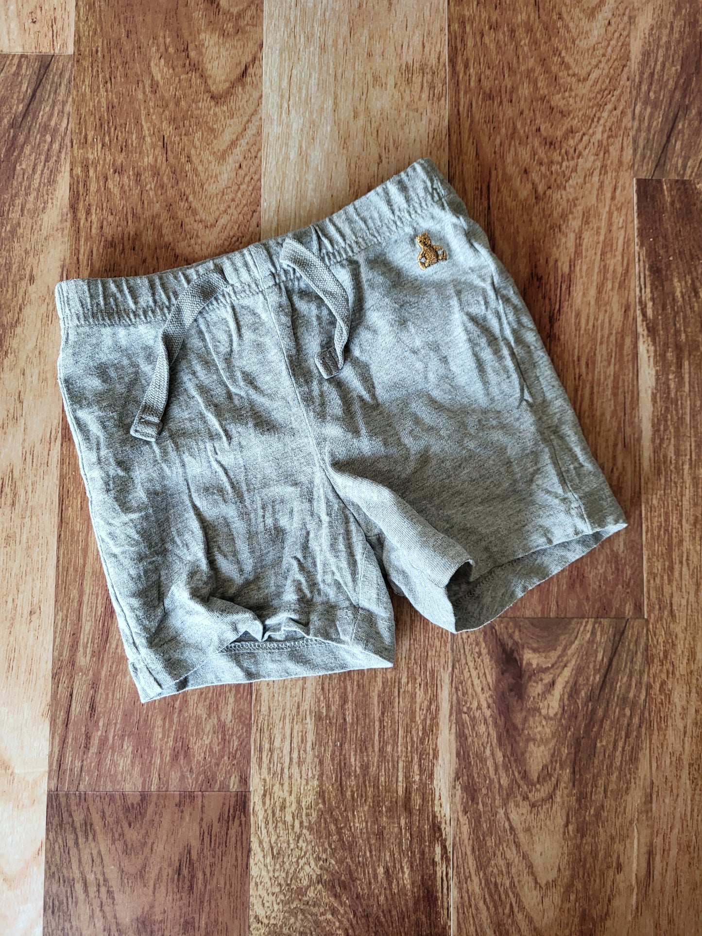 Short baby gap - 12-18 mois