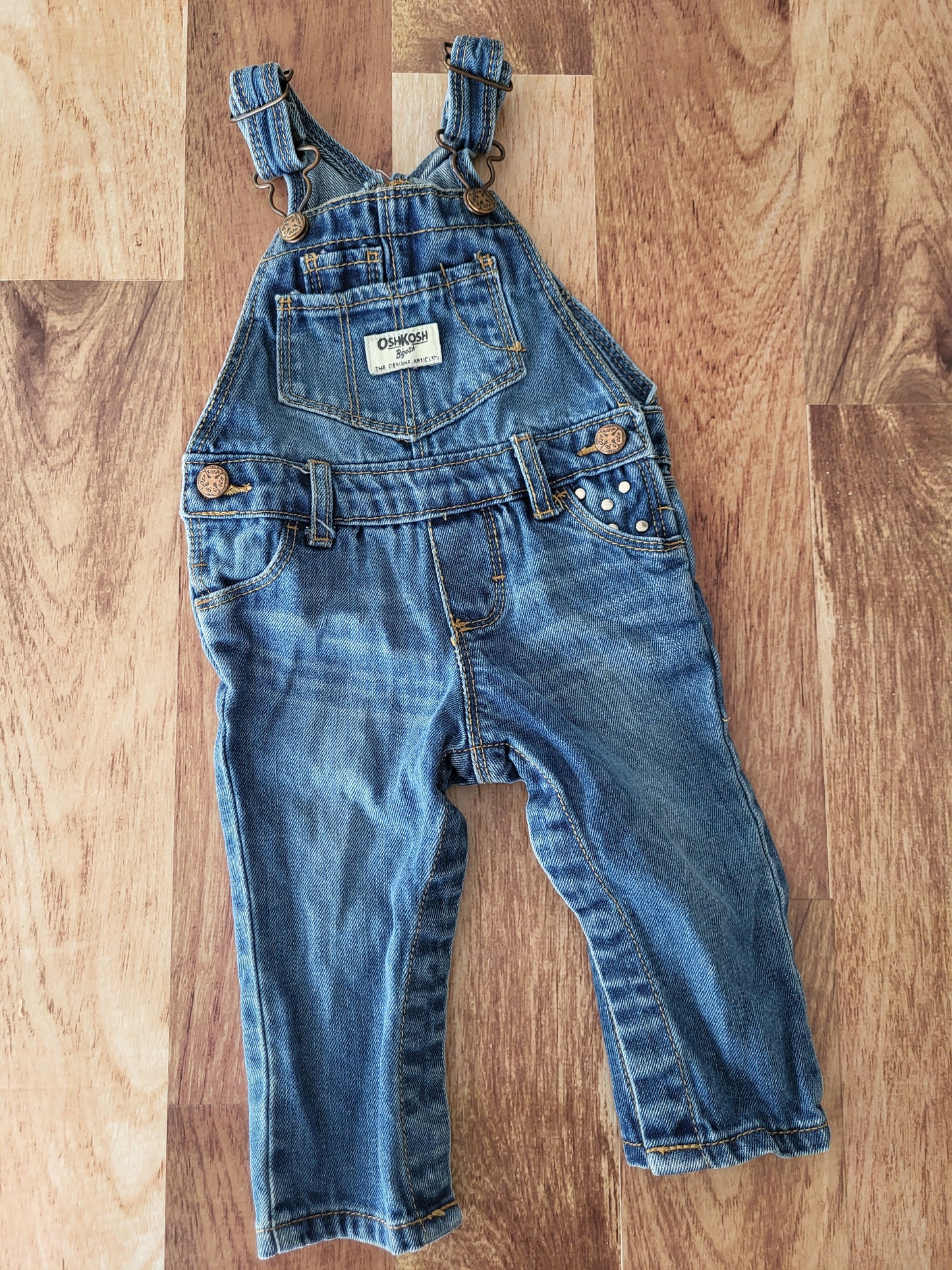 Salopette oshkosh - 9 mois