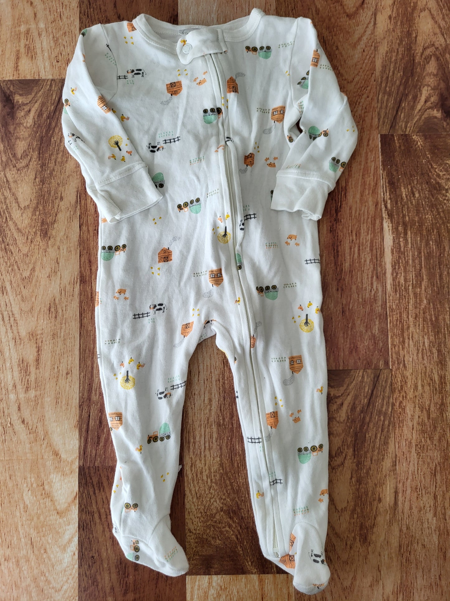 Pyjama très beau et belle - 6-9 mois