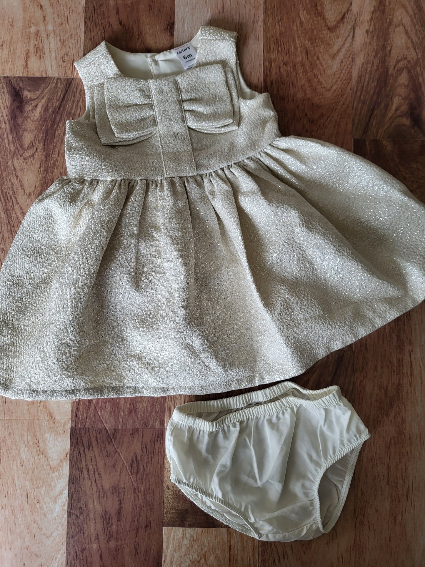 Robe carter's - 6 mois