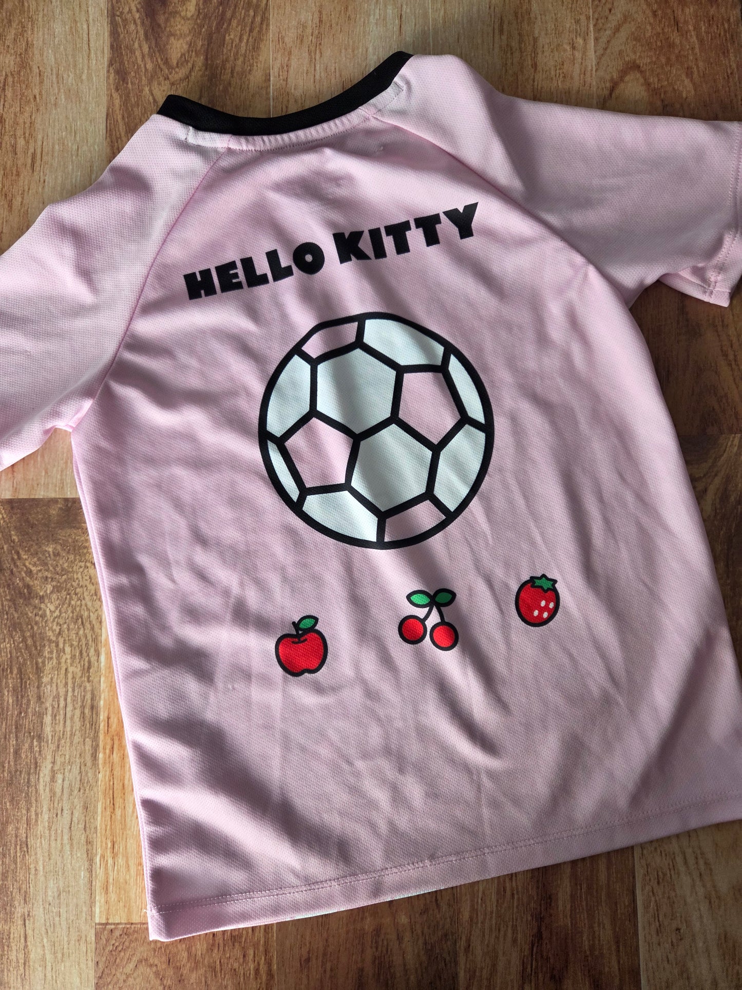 Chandail h&m - 6-8 ans très petites taches