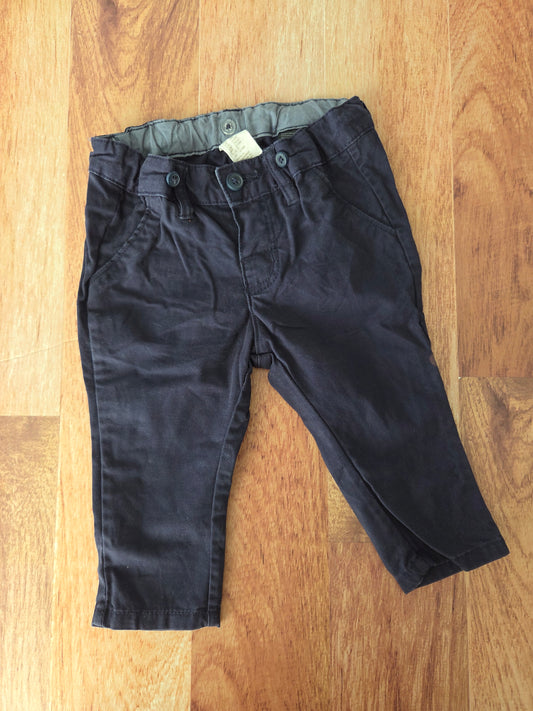 Pantalon h&m - 6-9 mois petite tache