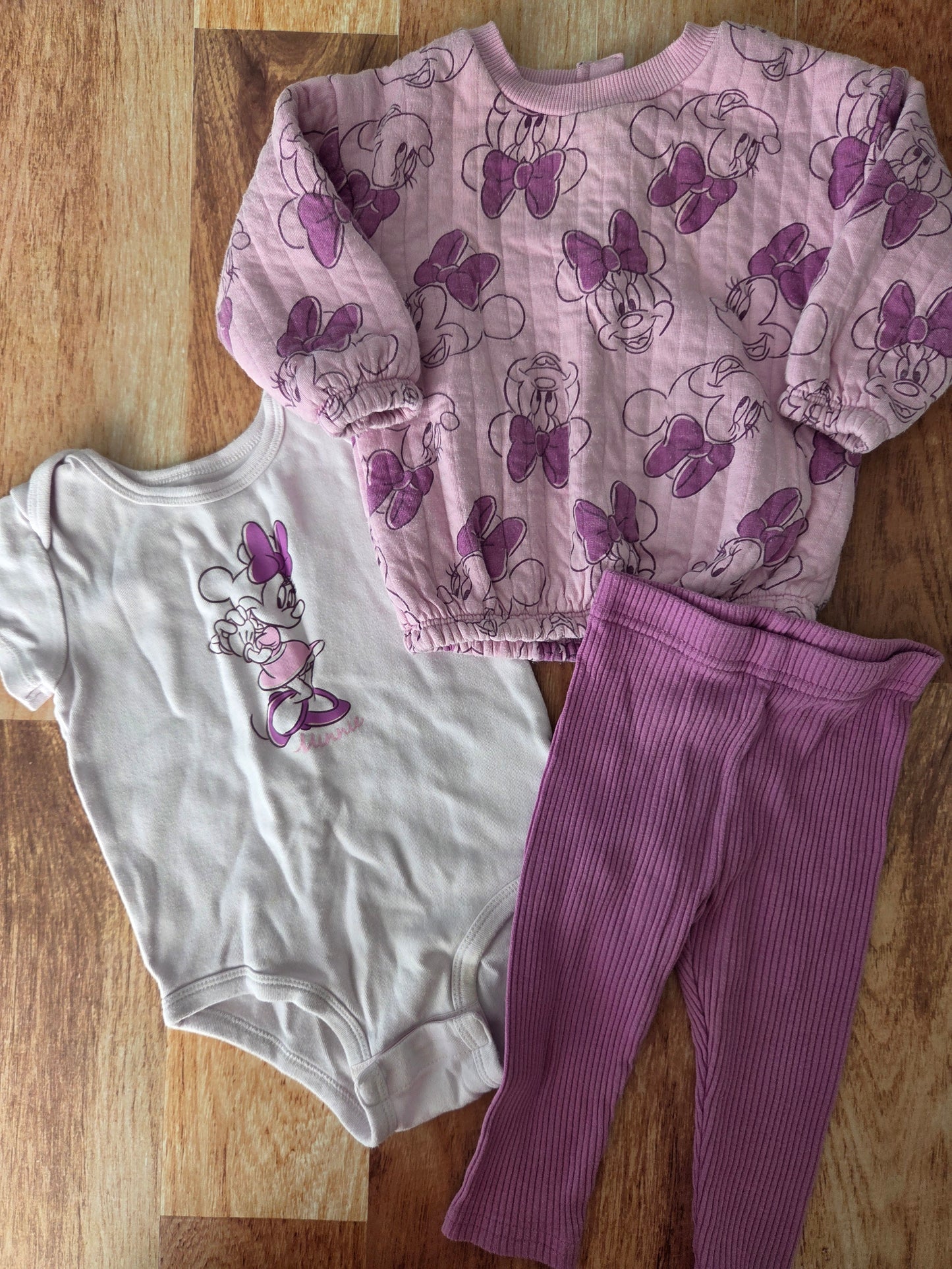 Ensemble disney baby - 9 mois imparfait