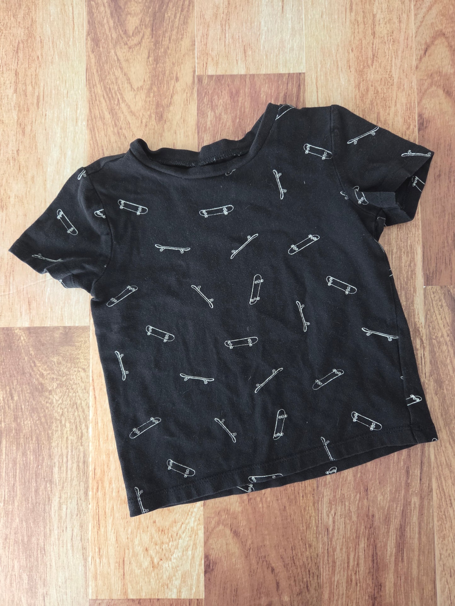 Chandail tag - 18 mois imparfait dessins craqués