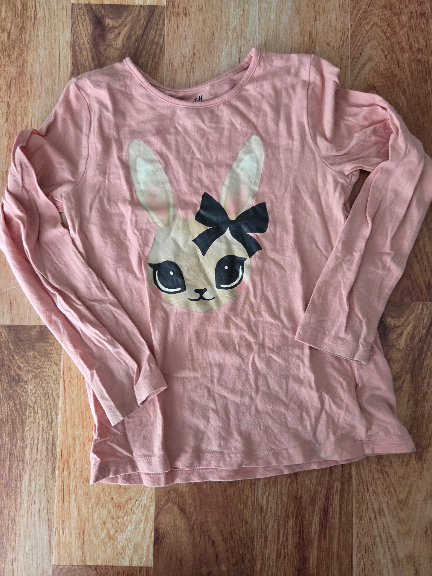 Chandail h&m - 4-6 ans manches légèrement tachées