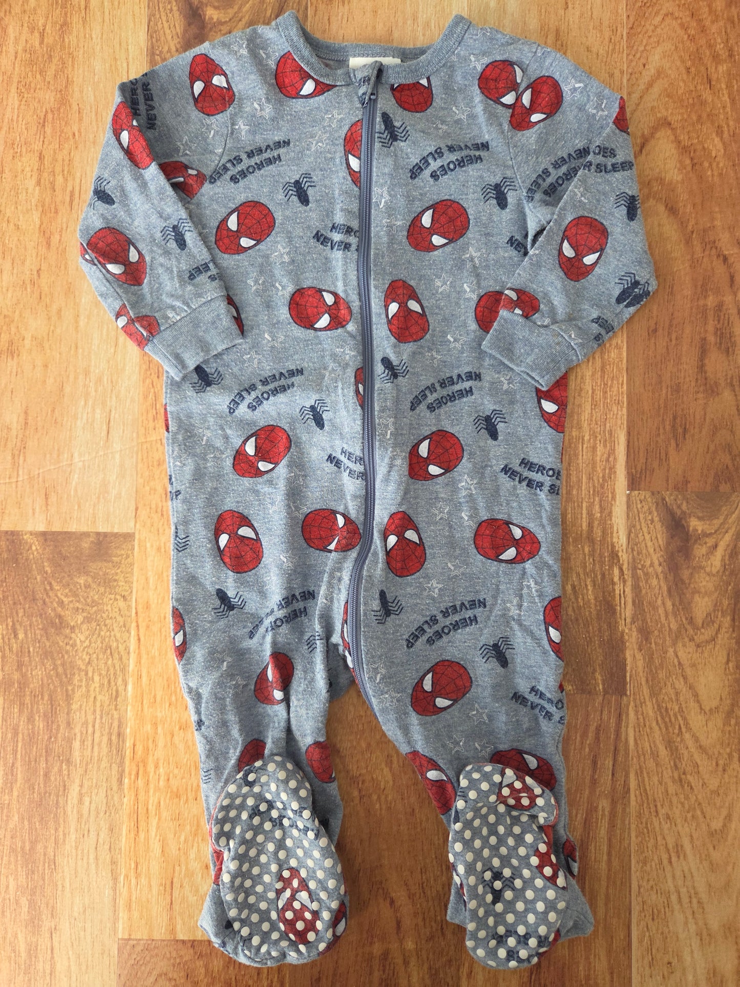 Pyjama marvel - 12-18 mois mousseux et pieds usée