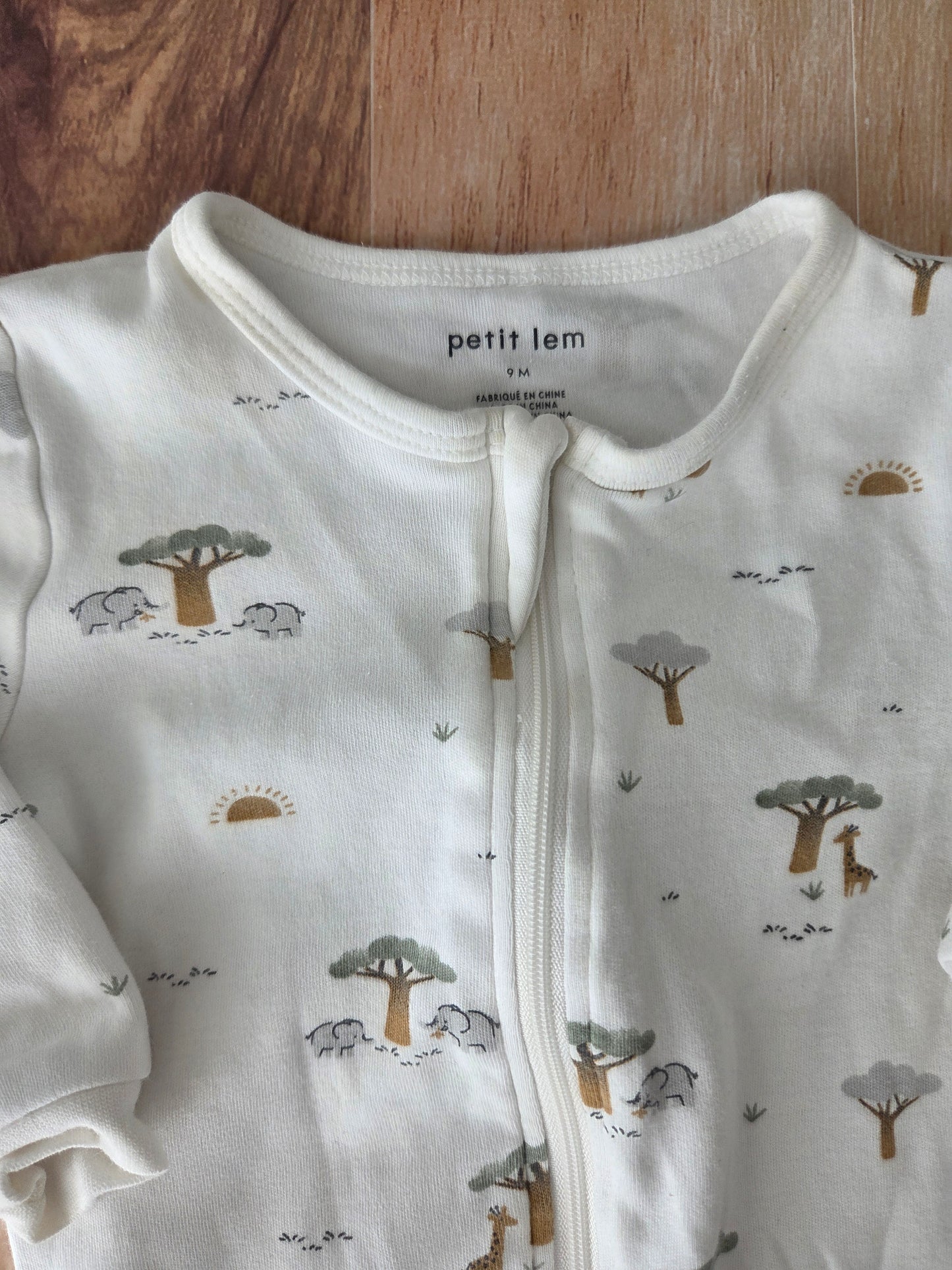 Pyjama petit lem - 9 mois légèrement imparfait