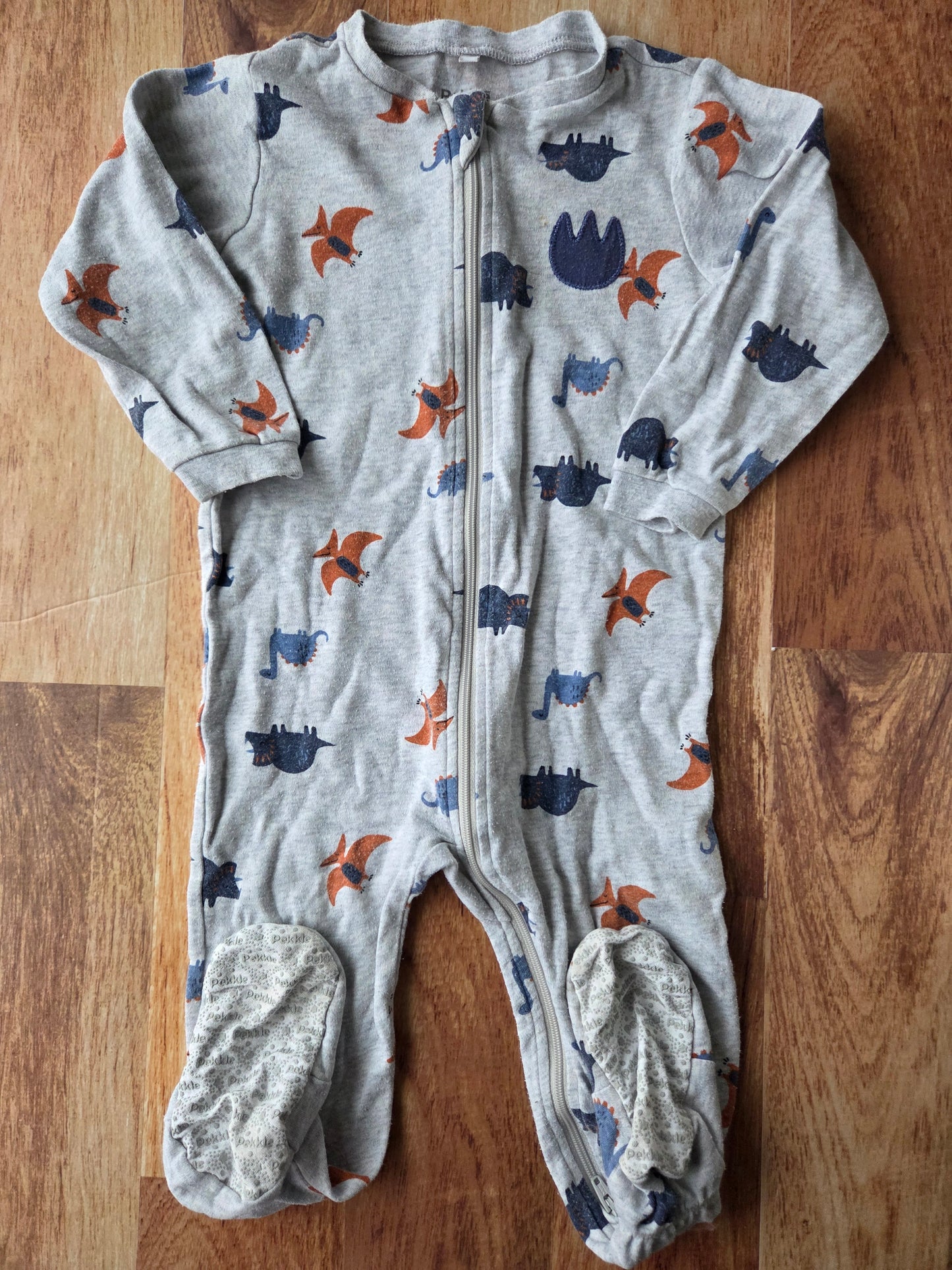 Pyjama pekkle - 18 mois mousseux et taché légèrement