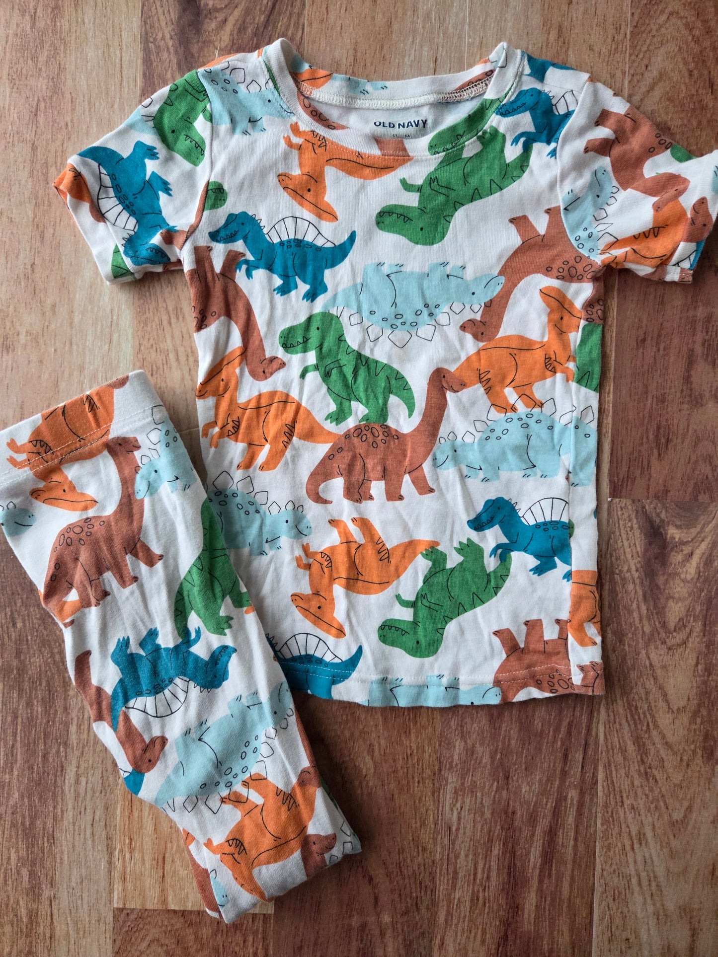 Pyjama old navy - 5 ans petite tache